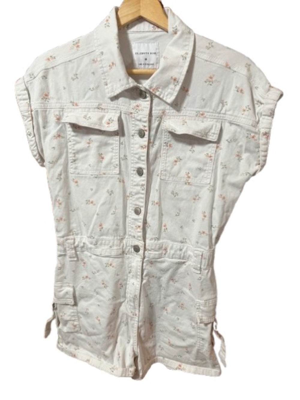 Celebrity Pink White With Pink Floral Print Button-Front Denim Romper Medium
